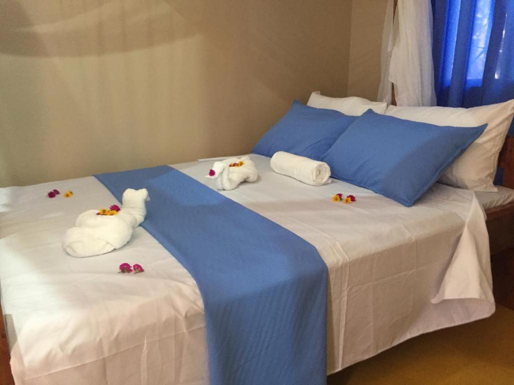 Mafia Neptune Villa Lodge Utende Экстерьер фото