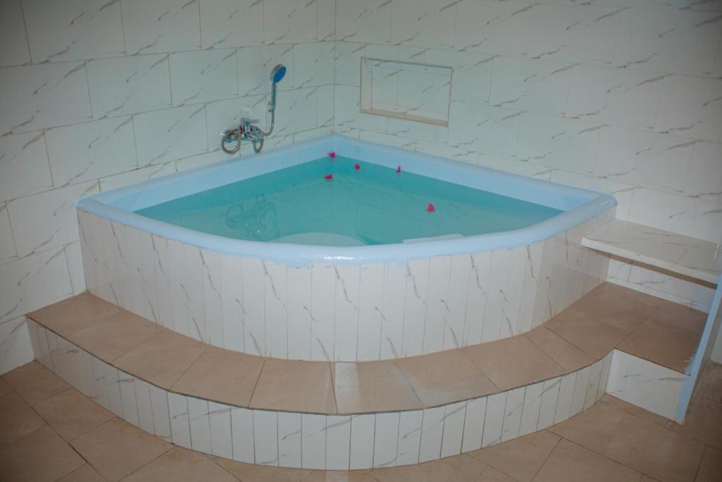 Mafia Neptune Villa Lodge Utende Экстерьер фото
