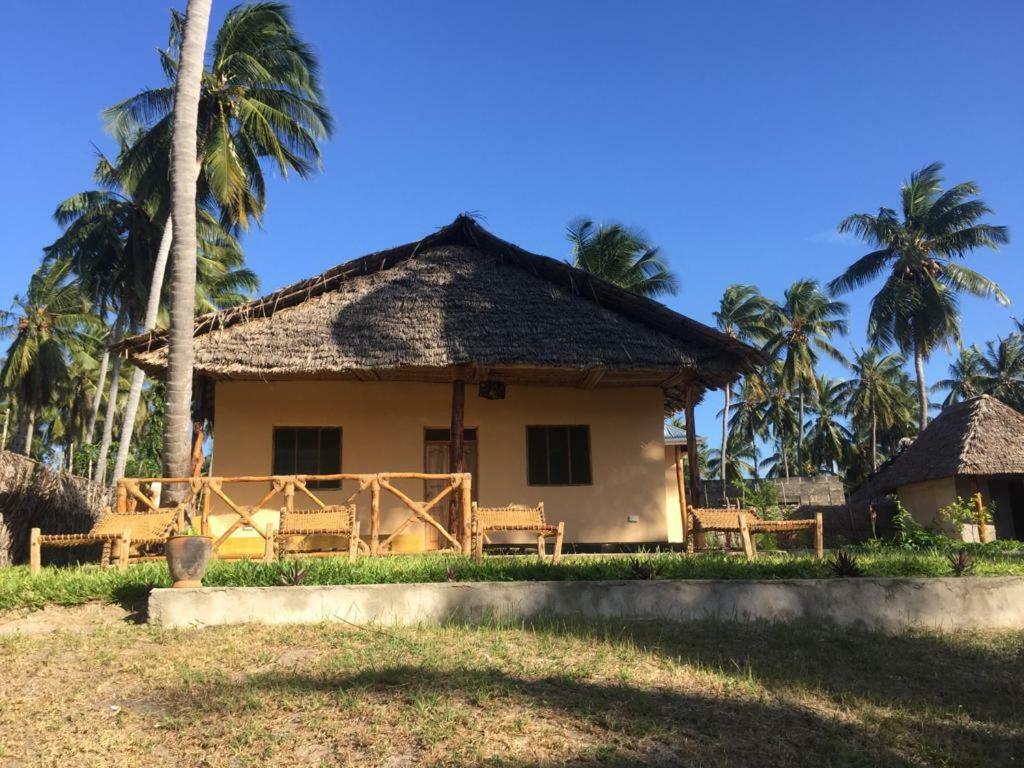 Mafia Neptune Villa Lodge Utende Экстерьер фото