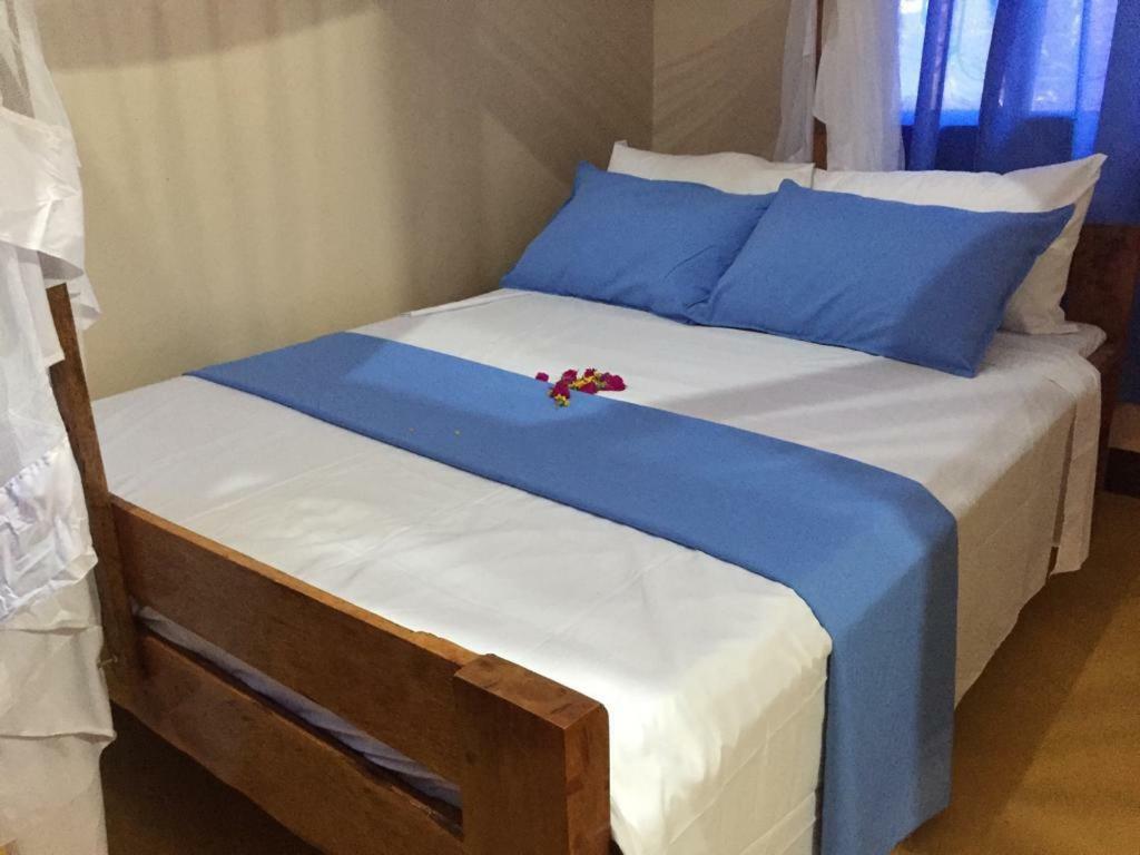 Mafia Neptune Villa Lodge Utende Экстерьер фото