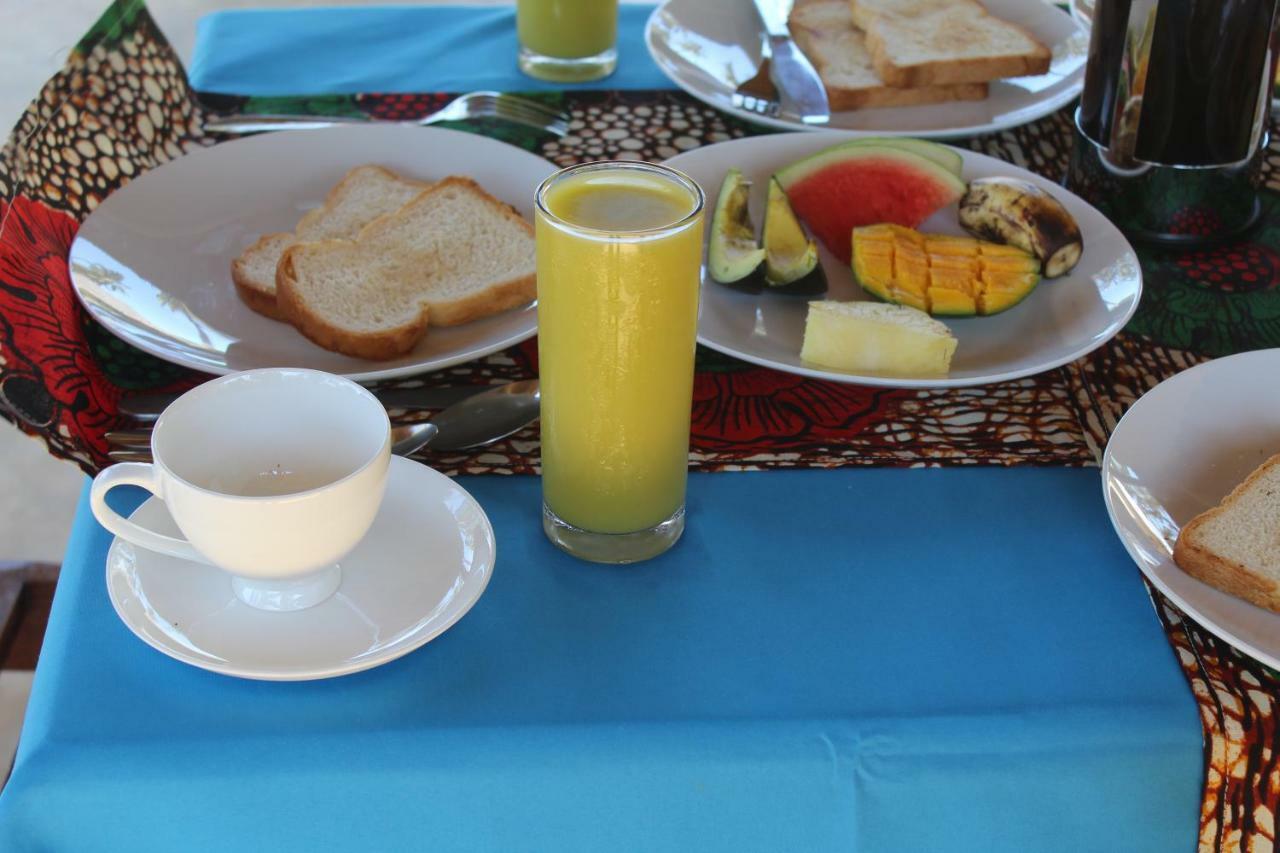 Mafia Neptune Villa Lodge Utende Экстерьер фото