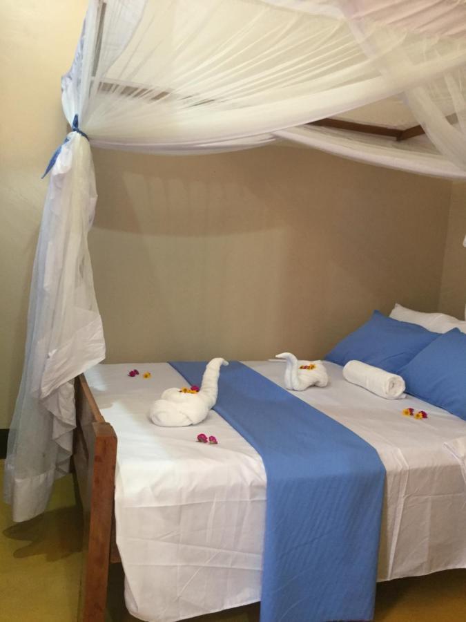 Mafia Neptune Villa Lodge Utende Экстерьер фото